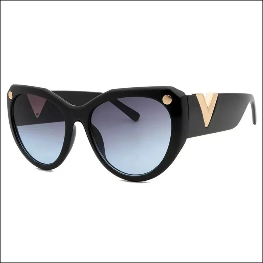 My Retro Cat Eye Sunglasses in Black