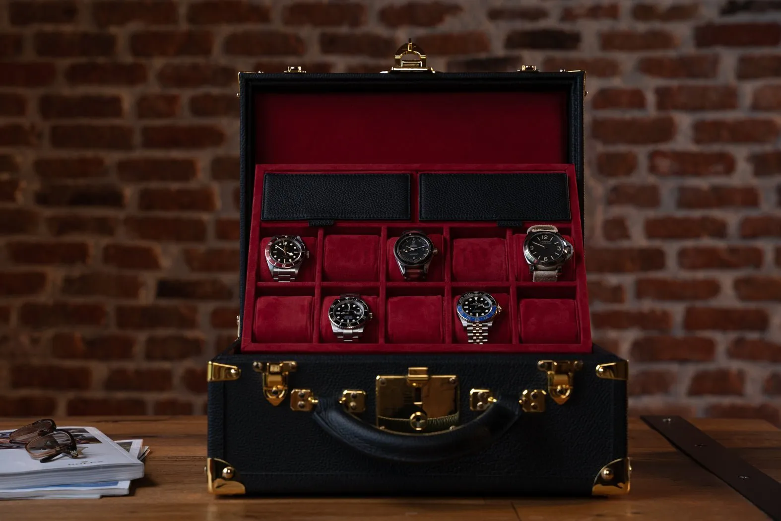 Watch Trunk - Togo Black